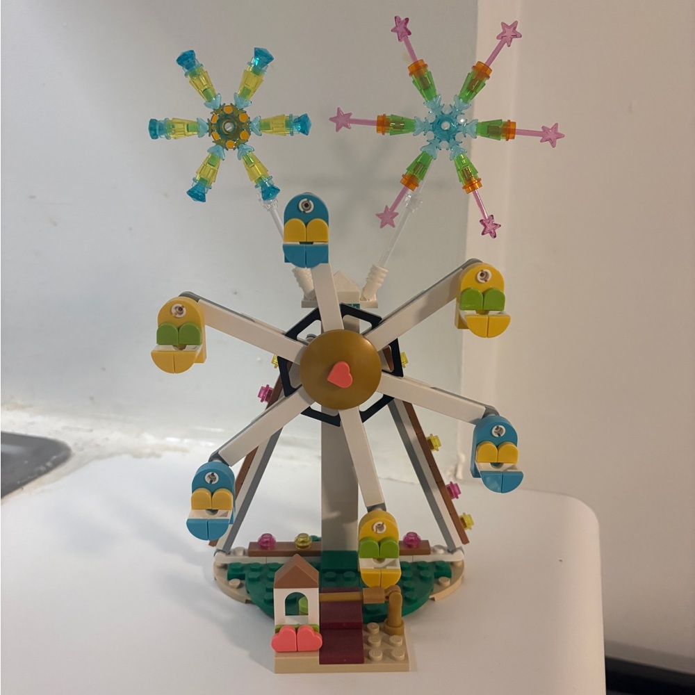 Lego Vibrant Ferris Wheel Building Set